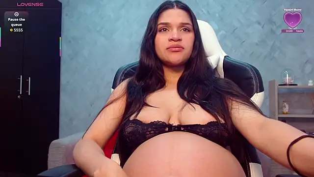 Snapshot of Roxxi_2110 chatting on October 16, 1:50 am Roxxi 2110 online show from October 16, 1:50 am