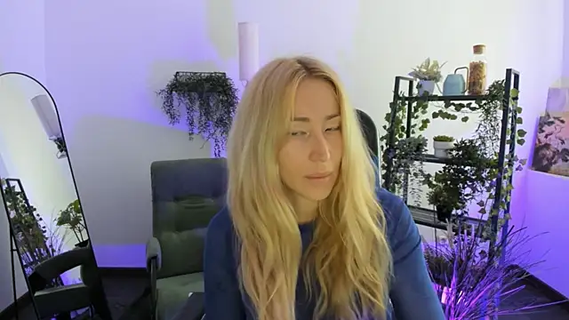 AstraMonroe online show from April 20, 7:11 am