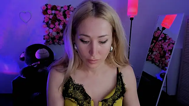 AstraMonroe online show from April 21, 10:32 am