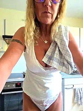 Snapshot of HotWifeLyn68 chatting on July 21, 1:57 pm HotWifeLyn68 online show from July 21, 1:57 pm