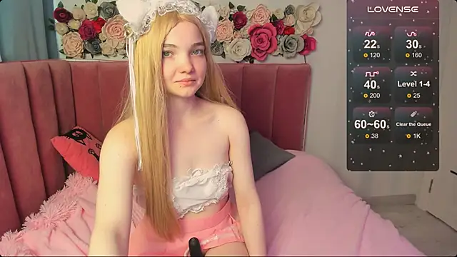 Snapshot of AnimeAlica18 chatting on October 22, 2:23 am AnimeAlica18 online show from October 22, 2:23 am