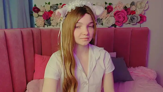 Snapshot of AnimeAlica18 chatting on November 5, 2:33 am AnimeAlica18 online show from November 5, 2:33 am