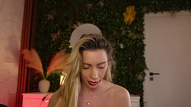 angel wow  online show from February 13, 5:25 am