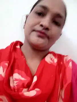 Hotty-couple063 online show from October 31, 11:00 am