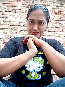 Hotty-couple063 online show from November 3, 6:25 am