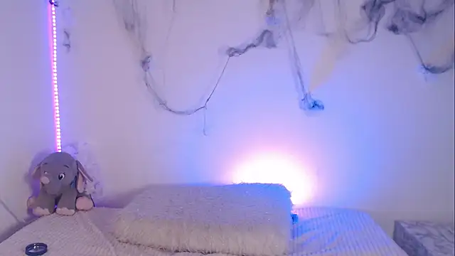 Snapshot of Lia__1 chatting on October 22, 9:36 pm Lia  1 online show from October 22, 9:36 pm