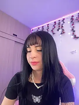 Lia  1 online show from November 21, 6:06 pm