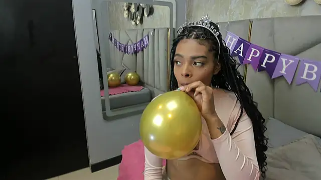 EmmaEbony  online show from March 11, 12:11 pm