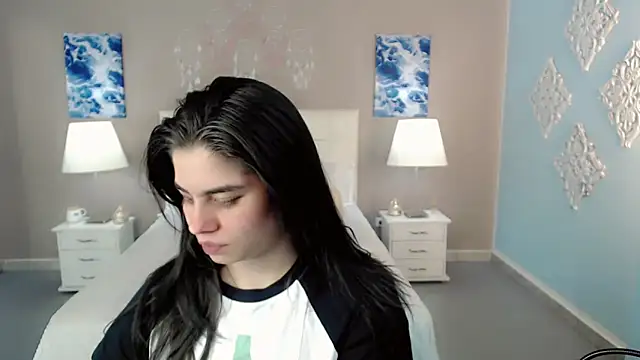 maddissonivanova online show from October 10, 7:13 pm