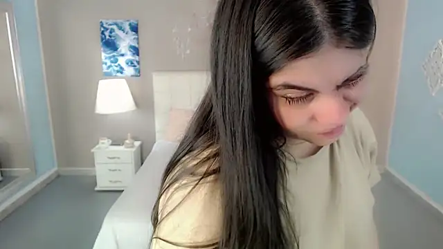 maddissonivanova online show from November 17, 7:19 pm