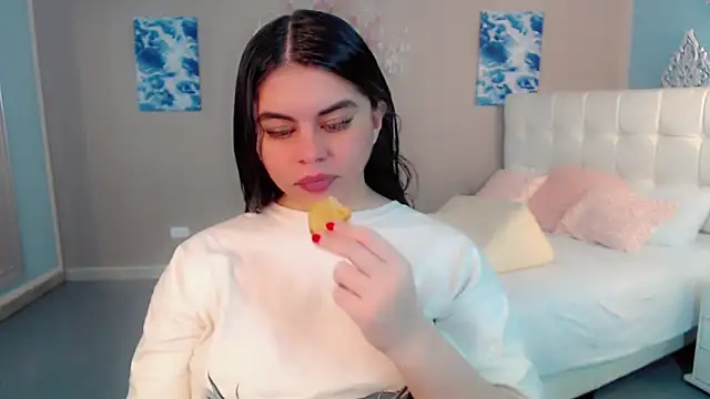 maddissonivanova online show from February 14, 7:10 pm