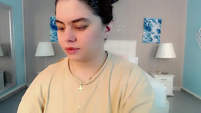 maddissonivanova online show from March 31, 6:52 pm