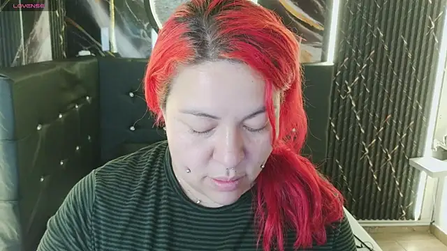 Witch Scarlet online show from April 18, 1:31 am