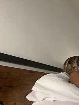 iriebusty online show from November 9, 5:33 pm