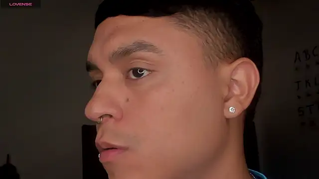 Snapshot of ANGELOGAO chatting on December 15, 10:47 pm ANGELOGAO online show from December 15, 10:47 pm