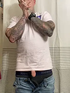 Snapshot of Bwcgoonie chatting on September 8, 11:37 pm Bwcgoonie online show from September 8, 11:37 pm