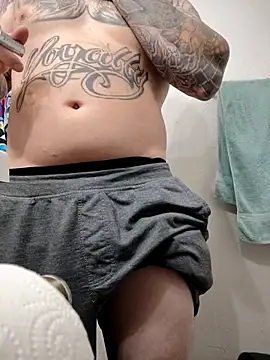 Snapshot of Bwcgoonie chatting on September 15, 9:31 am Bwcgoonie online show from September 15, 9:31 am