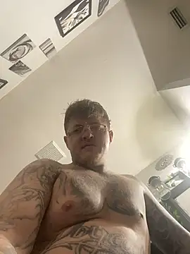 Snapshot of Bwcgoonie chatting on October 26, 5:24 am Bwcgoonie online show from October 26, 5:24 am