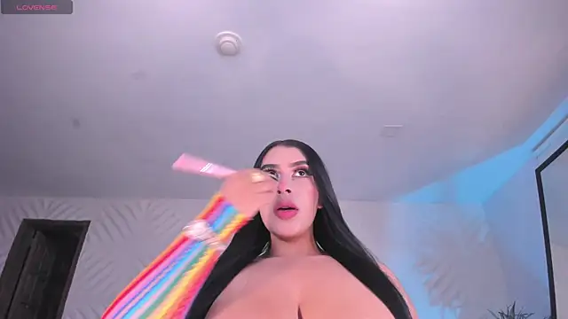 LeahLombardi  online show from November 7, 3:39 am