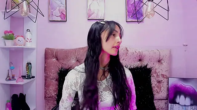 Snapshot of megha_noa chatting on October 21, 7:25 pm megha noa online show from October 21, 7:25 pm