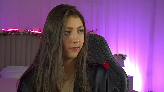 Snapshot of Mary_Miiller chatting on September 28, 9:25 am Mary Miiller online show from September 28, 9:25 am