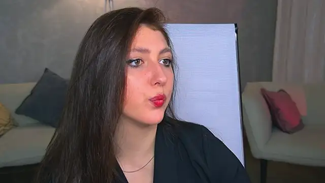 Snapshot of Mary_Miiller chatting on October 17, 12:30 pm Mary Miiller online show from October 17, 12:30 pm