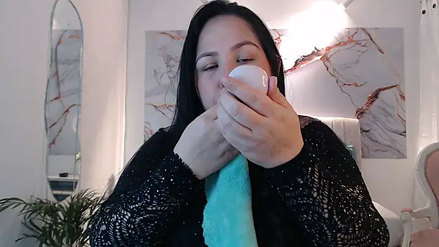 Ashley Grahaam online show from November 16, 11:32 pm