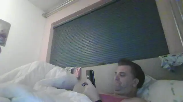 Snapshot of JasperGeil chatting on October 22, 9:25 pm JasperGeil online show from October 22, 9:25 pm