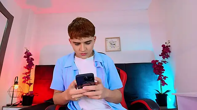 Lucass love online show from April 11, 1:26 pm