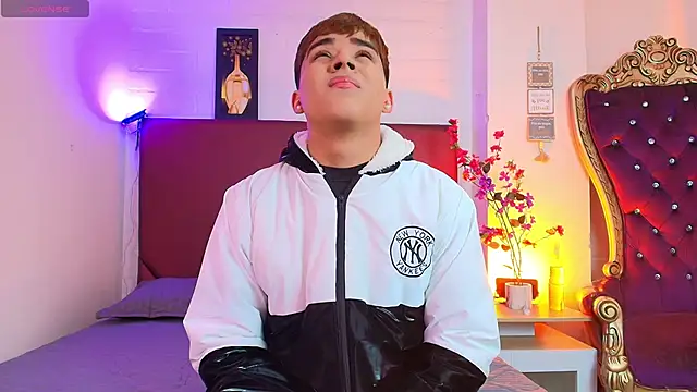 Lucass love online show from April 18, 1:04 pm