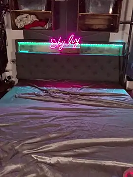 Shy Ivy online show from October 20, 8:20 pm