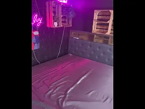 Shy Ivy online show from November 14, 9:35 pm