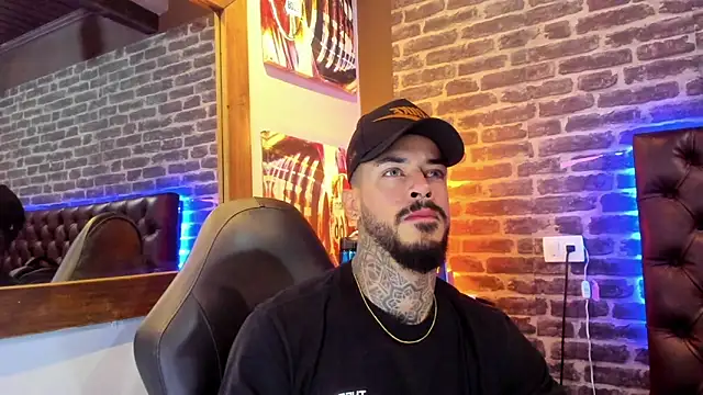 VinzenzRizzo online show from December 3, 4:20 am