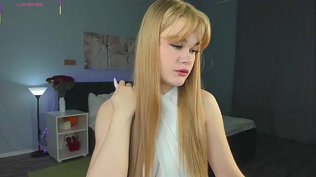 Snapshot of ShyEmma_ chatting on November 24, 1:05 am ShyEmma online show from November 24, 1:05 am