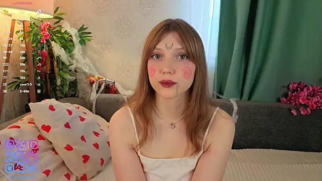 Snapshot of Lunabate chatting on October 31, 5:08 am Lunabate online show from October 31, 5:08 am