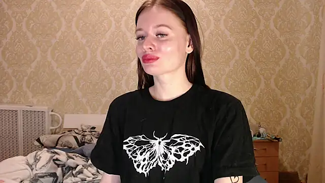 Snapshot of Kitkaat00 chatting on October 1, 2:56 pm Kitkaat00 online show from October 1, 2:56 pm