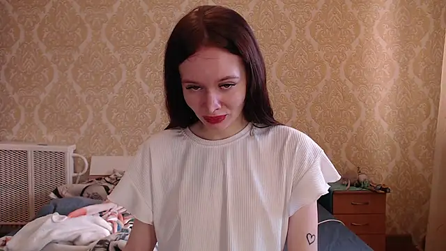 Snapshot of Kitkaat00 chatting on October 2, 12:56 pm Kitkaat00 online show from October 2, 12:56 pm