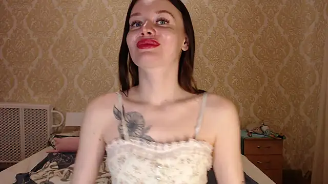 Snapshot of Kitkaat00 chatting on October 12, 3:11 pm Kitkaat00 online show from October 12, 3:11 pm