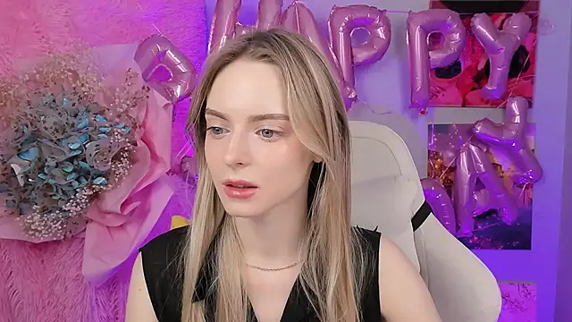 JuliaBrewwer online show from September 22, 10:39 am