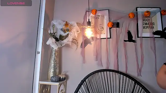 Snapshot of dulce_fiore07 chatting on October 31, 12:50 pm dulce fiore07 online show from October 31, 12:50 pm