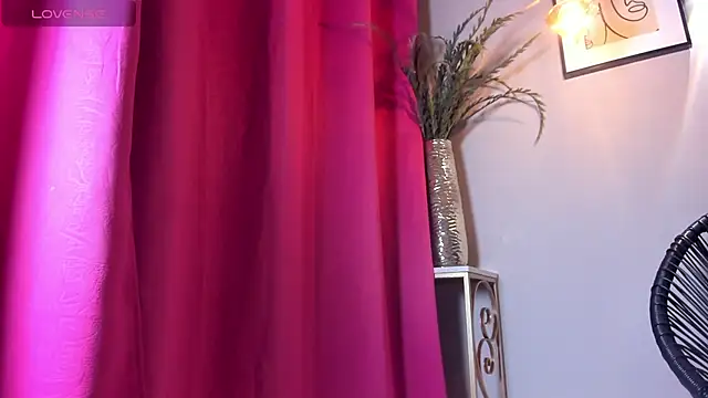 Snapshot of dulce_fiore07 chatting on November 12, 12:49 pm dulce fiore07 online show from November 12, 12:49 pm