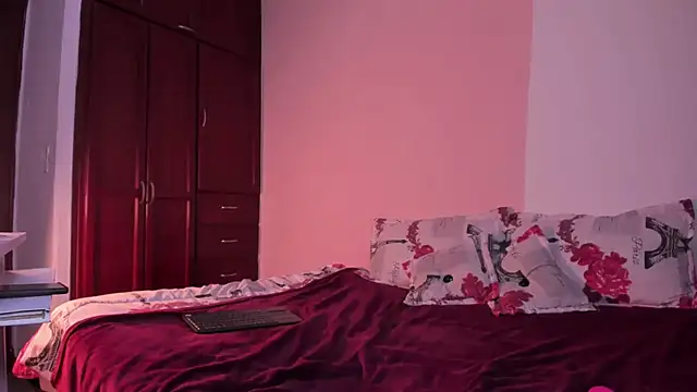 Pariss Gold online show from September 18, 5:53 am