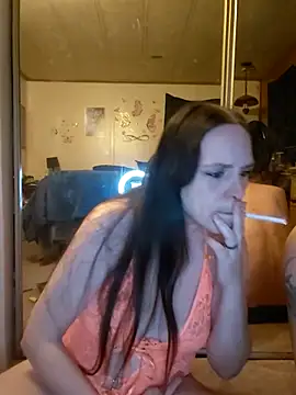 Snapshot of Shy_Naughty_Girl chatting on June 5, 3:24 am Shy Naughty Girl online show from June 5, 3:24 am