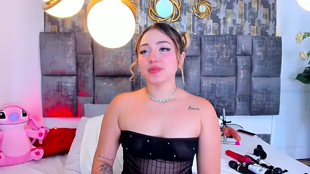 Snapshot of PatyLawrence chatting on October 25, 4:31 am PatyLawrence online show from October 25, 4:31 am