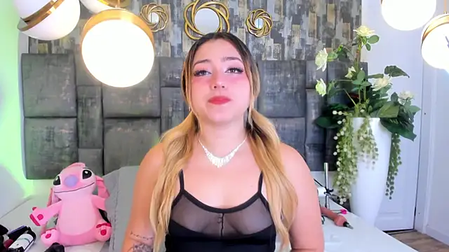 Snapshot of PatyLawrence chatting on November 11, 4:12 am PatyLawrence online show from November 11, 4:12 am