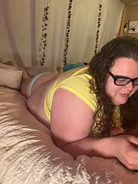 Snapshot of Fatpussybigass chatting on June 16, 3:09 am Fatpussybigass online show from June 16, 3:09 am