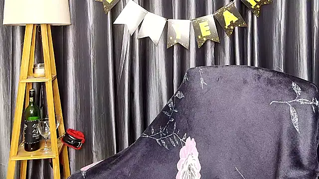 Webrowncouple online show from January 9, 4:43 pm