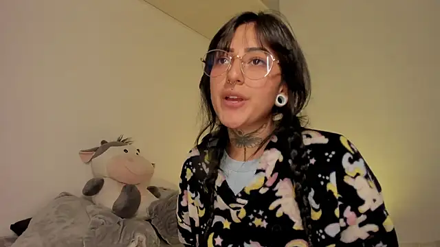 Snapshot of lola_n_apolo chatting on September 10, 2:22 am lola n apolo online show from September 10, 2:22 am