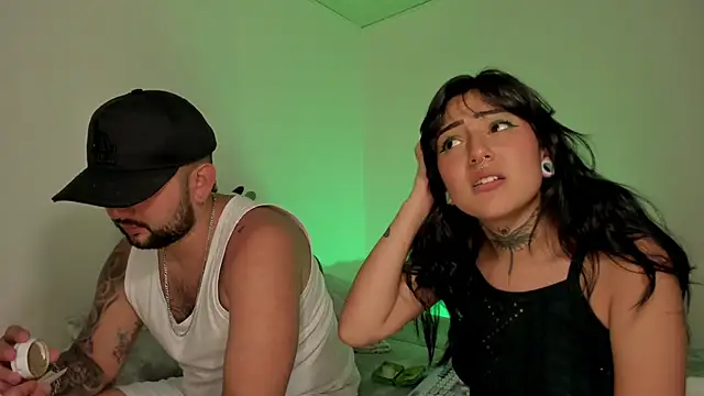 Snapshot of lola_n_apolo chatting on September 10, 9:26 pm lola n apolo online show from September 10, 9:26 pm