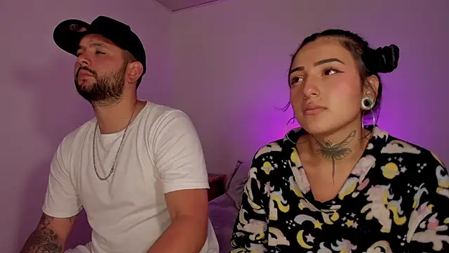 Snapshot of lola_n_apolo chatting on September 19, 3:52 am lola n apolo online show from September 19, 3:52 am